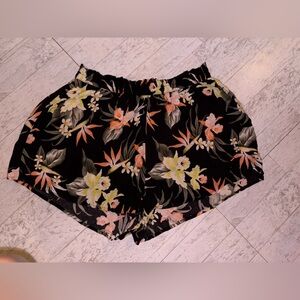 H&M Floral Black Women's Shorts